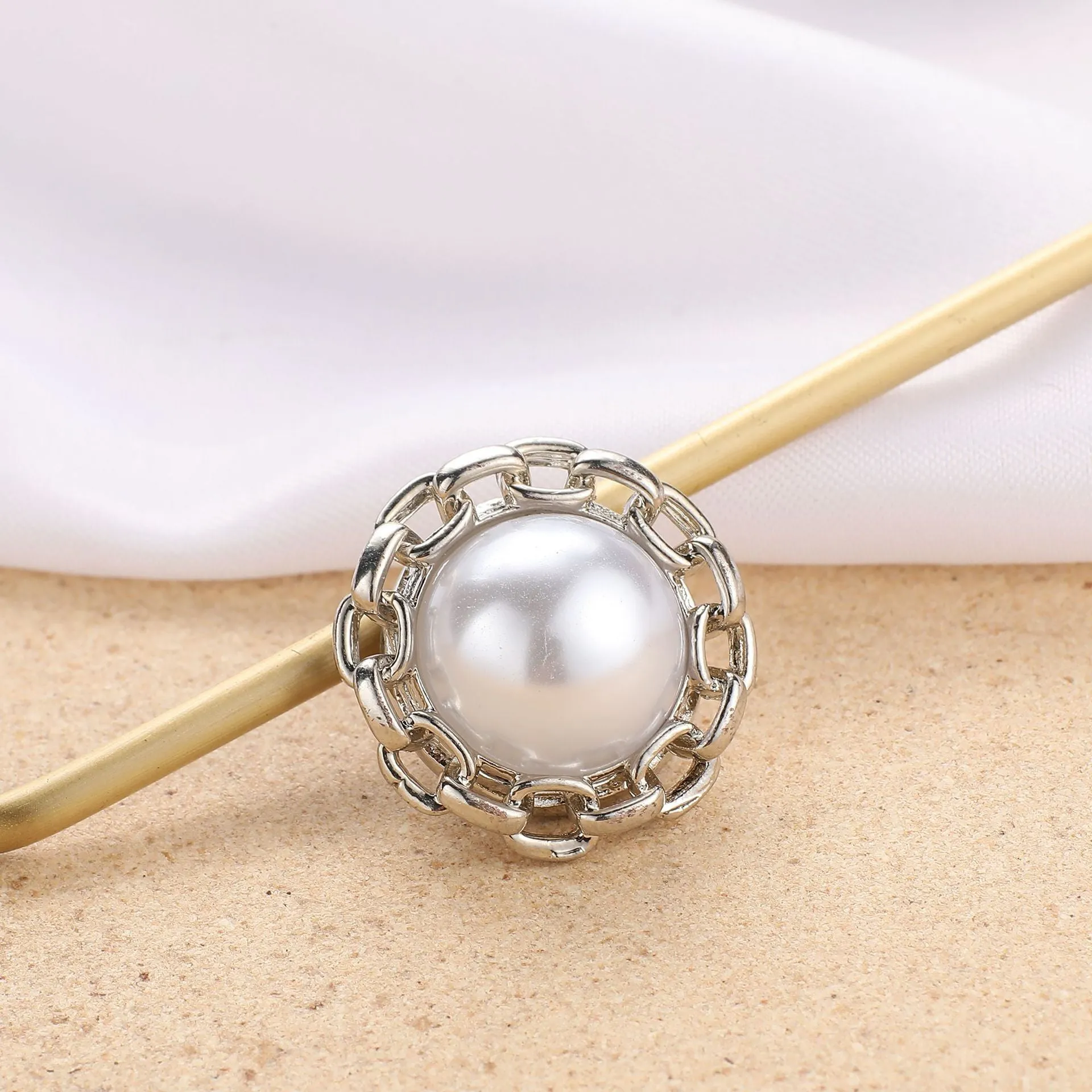 High-end Crystal Flower Magnet Brooches